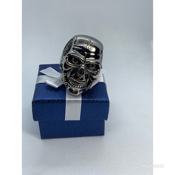 Men Skull Ring in Black Oxidized Stainless Steel - Picture 8 of 8